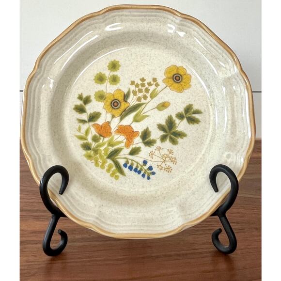 Fresh Floral by Mikasa Garden Club 8" Salad Plate Replacement - Picture 1 of 5